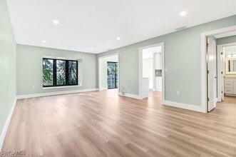 Building Photo - 407 Meadowlark Ln