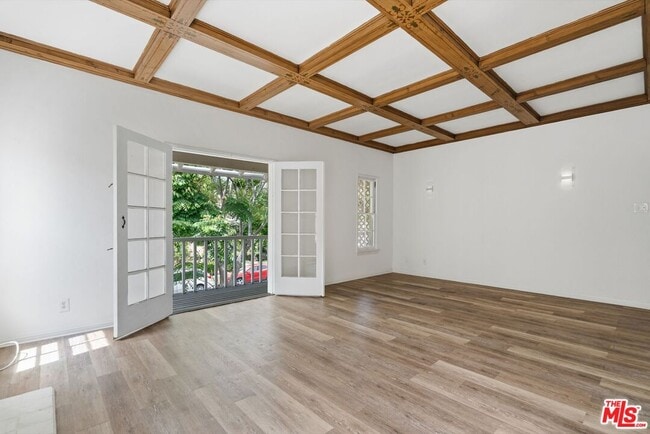 Building Photo - 140 S Camden Dr