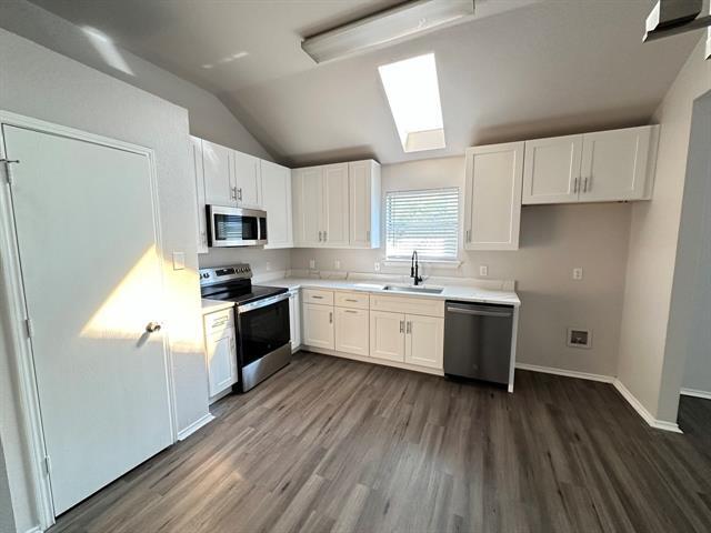 Building Photo - 714 W Colony Dr