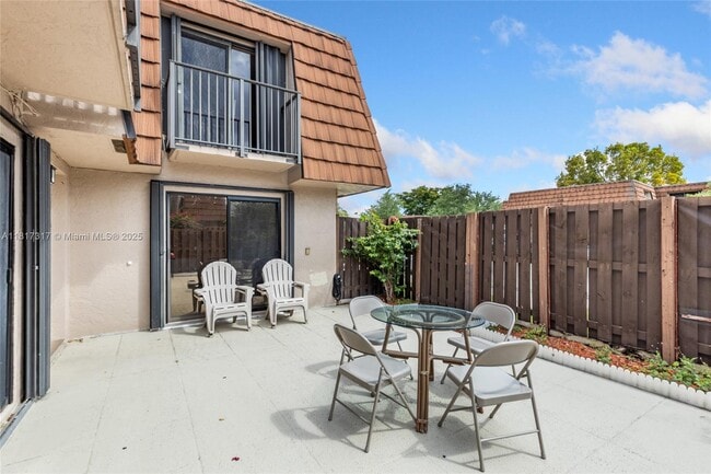 Building Photo - 4161 Forest Hill Dr