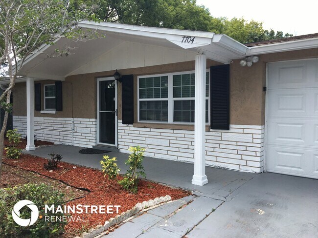 Foto del edificio - 7704 Birchwood Dr