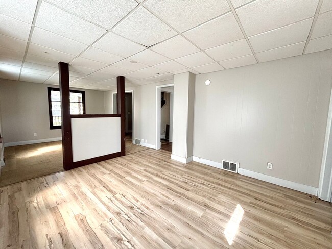 Foto del edificio - 1422 E Stockbridge Ave