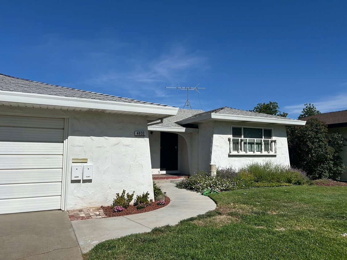 Primary Photo - 4033 71st St