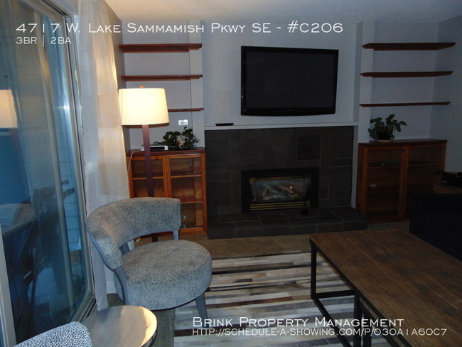 Building Photo - 4717 W Lake Sammamish Pky SE