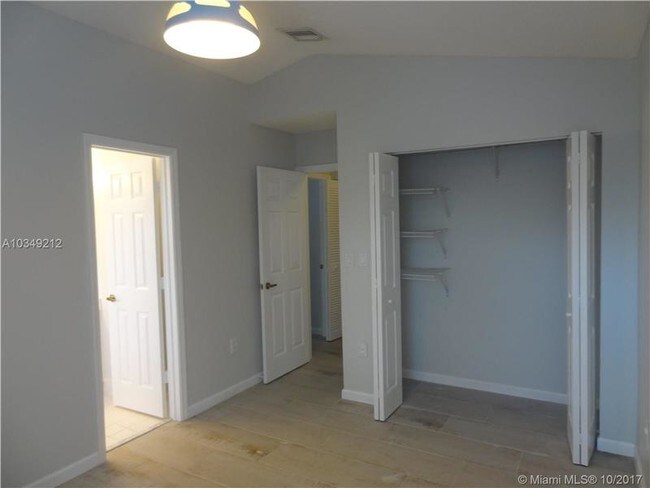 Foto del edificio - 1571 Seagrape Way