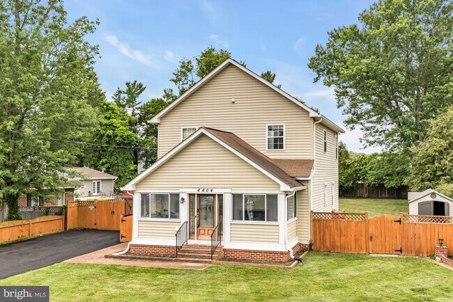 Foto del edificio - 8604 Woodlawn Ct
