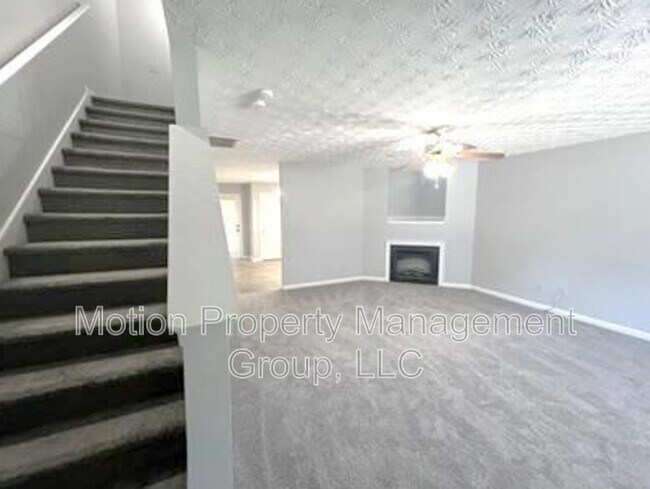 Foto del edificio - 5556 Pineridge Ct