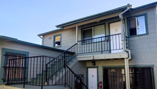 fuera del apartamento - 1474 7th St