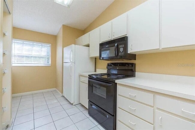 Building Photo - 14812 Par Club Cir