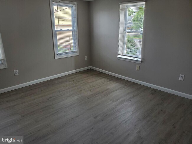 Foto del edificio - 126 N Burlington St