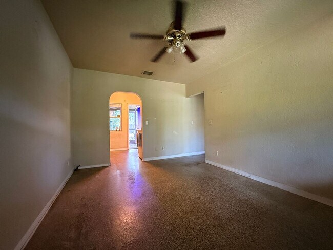 Foto del edificio - 620 NE 12th Ave