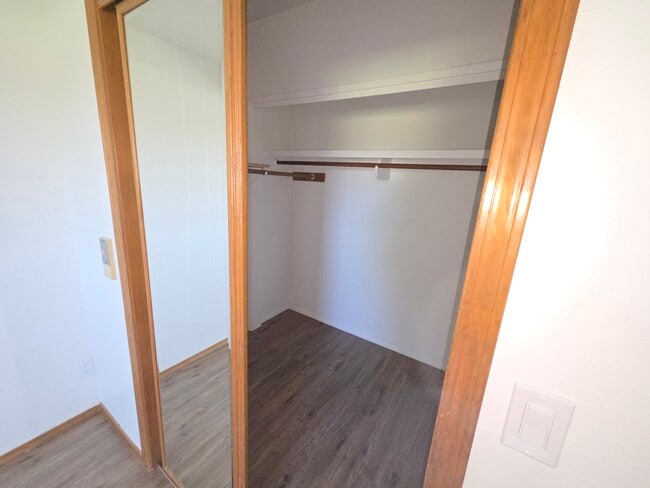 Building Photo - 2215 Terrace Dr