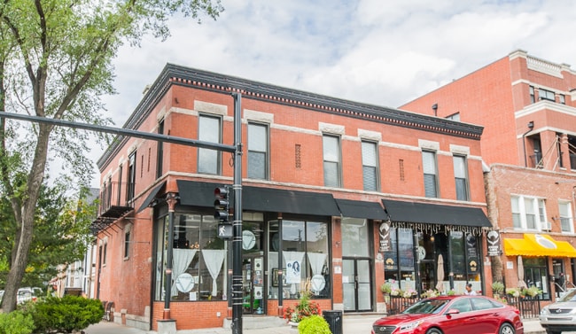 Building Photo - 3000 N Sheffield Ave