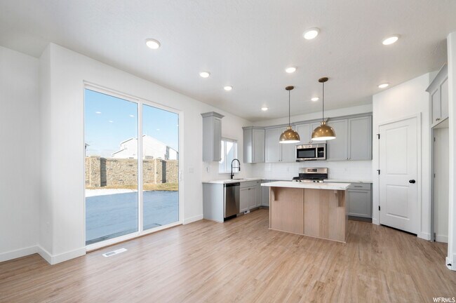 Building Photo - 12846 S Quail Lake Dr