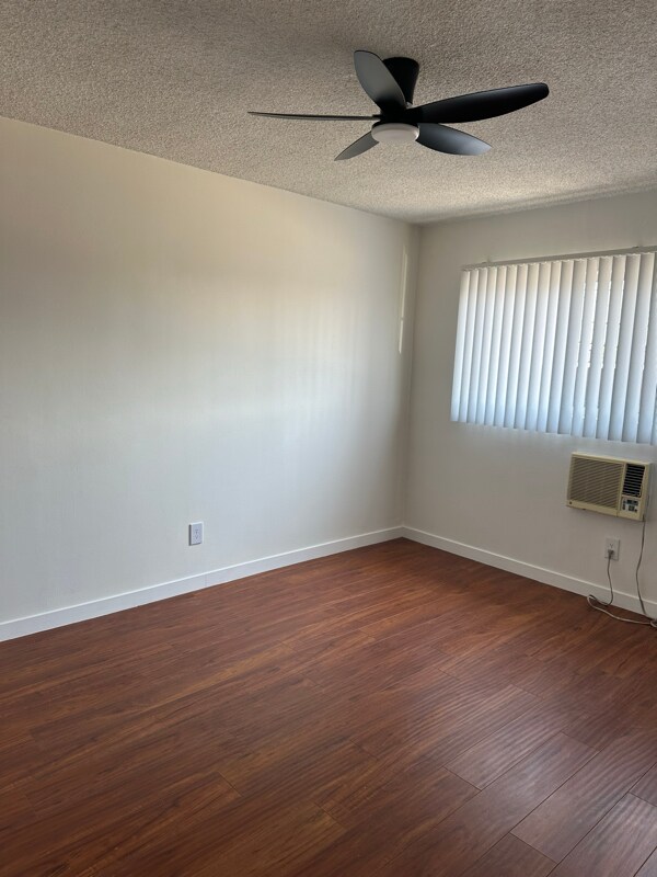 Building Photo - 8120 Owensmouth Ave