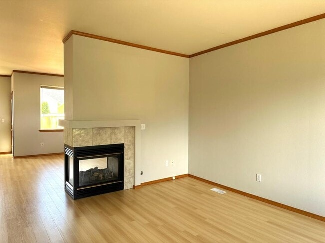 Building Photo - 4 bedroom in Lynnwood WA 98037