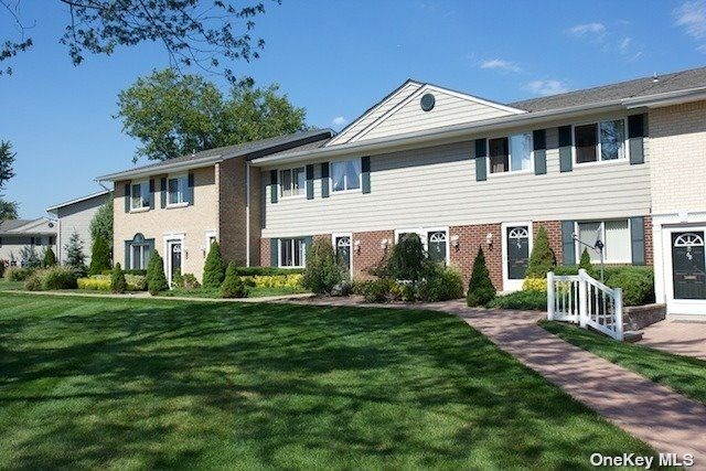 Foto principal - 853 Broadway Ave
