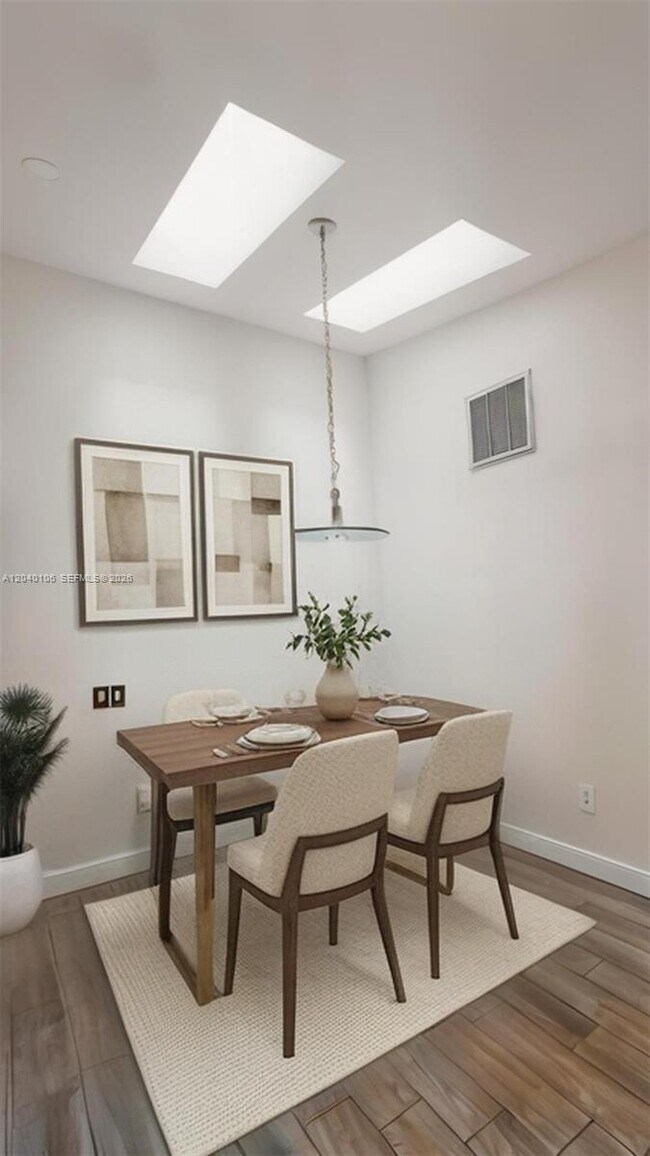 Foto del edificio - 2566 N Nob Hill Rd