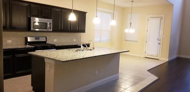 Building Photo - 10695 Villanova Dr