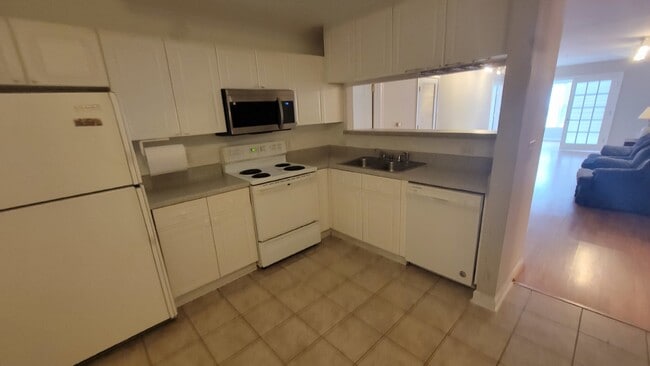 Photo - Fantastic three-bedroom three, three-bathr... Apartment