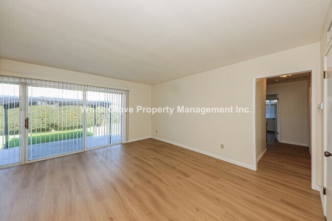 Foto del edificio - Freshly Updated 3-Bedroom Home with Patio, Pergola & Garage in Prime Fullerton Location