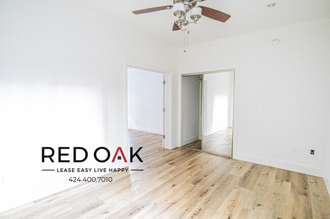 Building Photo - Gorgeous, Charming, Spacious Completely Re...