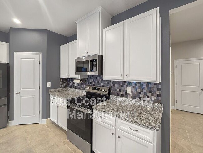 Building Photo - 14079 Crimson Ave