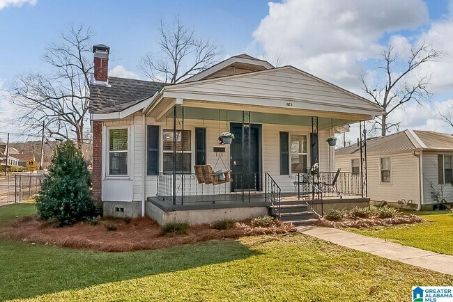 Building Photo - 1823 3rd Ave S