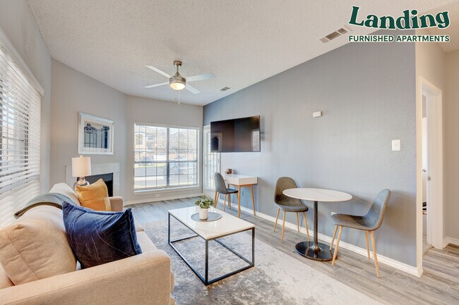 Building Photo - 3056 Commodore Dr