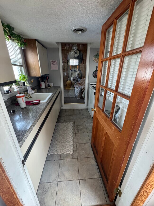 Mud Room Entrance to Kitchen - 9 Cross St