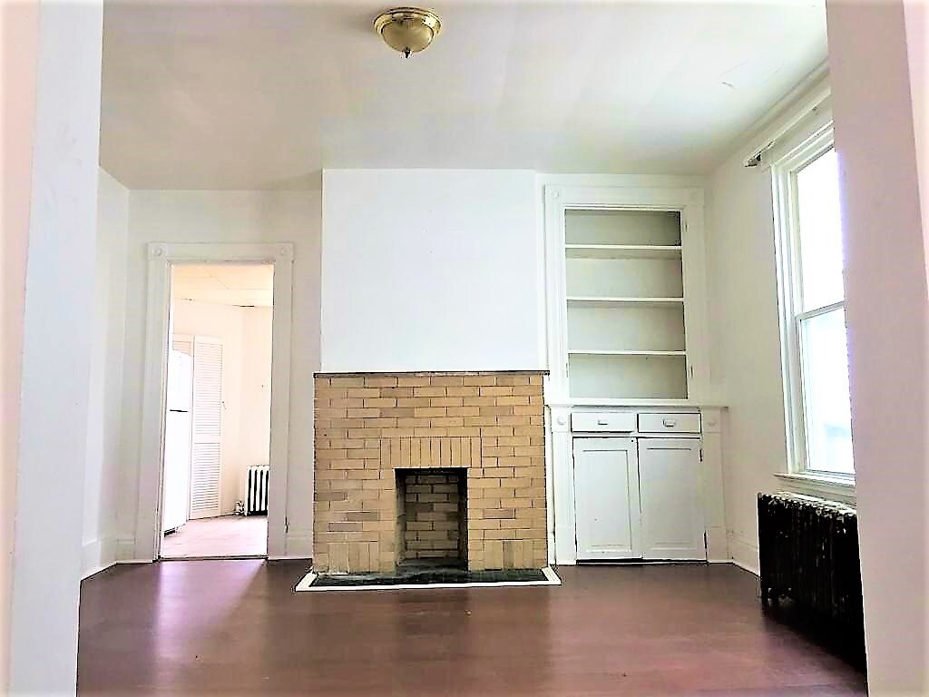 Primary Photo - 811 Eureka St