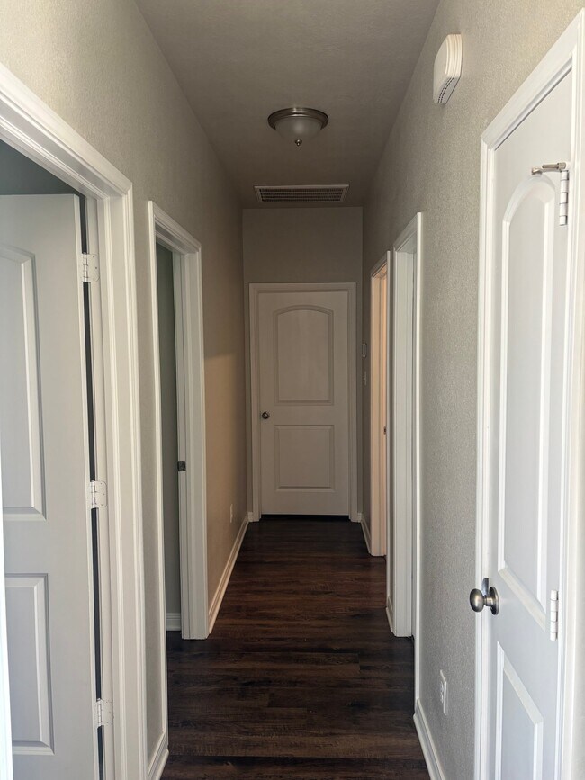 Foto del edificio - 17349 Cedar Rock Ct