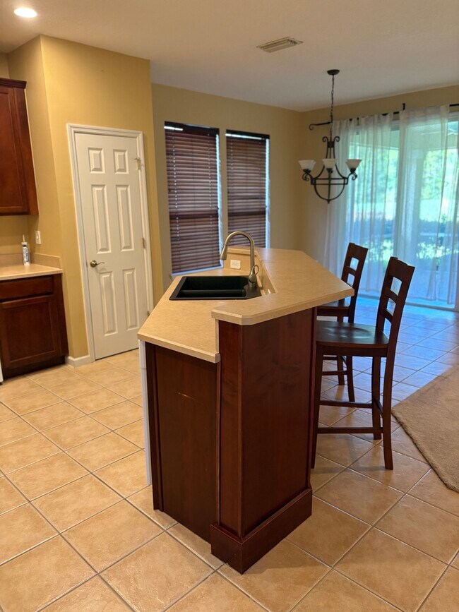 Foto del edificio - 1473 Stockbridge Ln
