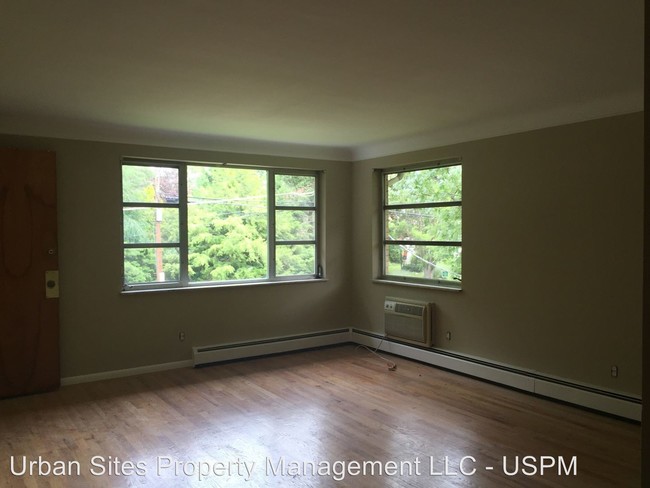 Building Photo - 6789 Siebern Ave