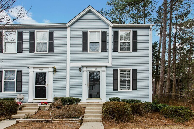 Foto principal - 3357 Spring Harbor Dr