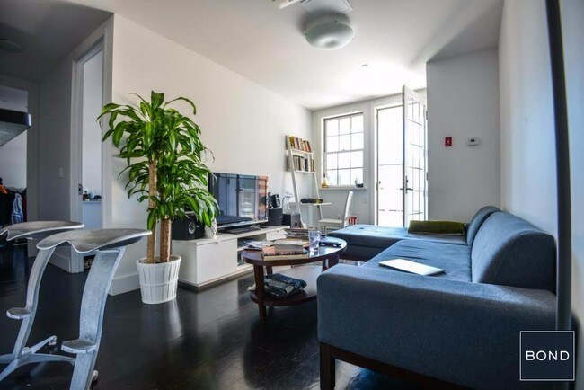 Foto del edificio - 154 N 7th St