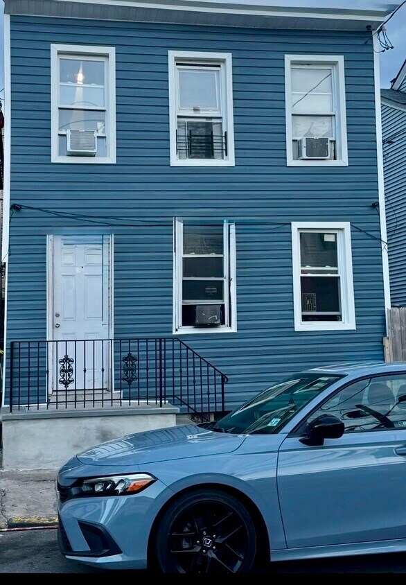 Building Photo - 84 16th Ave
