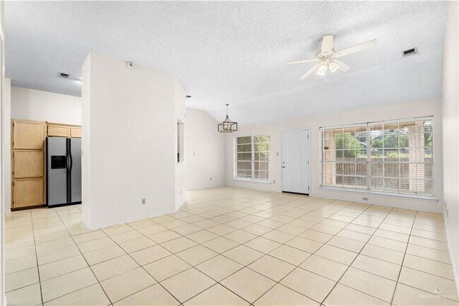 Foto del edificio - 1709 Jonquil Ave