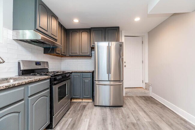 Foto del edificio - 2200 N Kenneth Ave