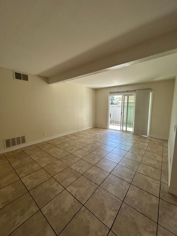 Foto del edificio - 1300 Saratoga Ave