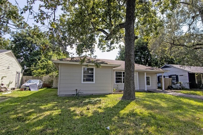 Foto del edificio - 7244 Rhobell St