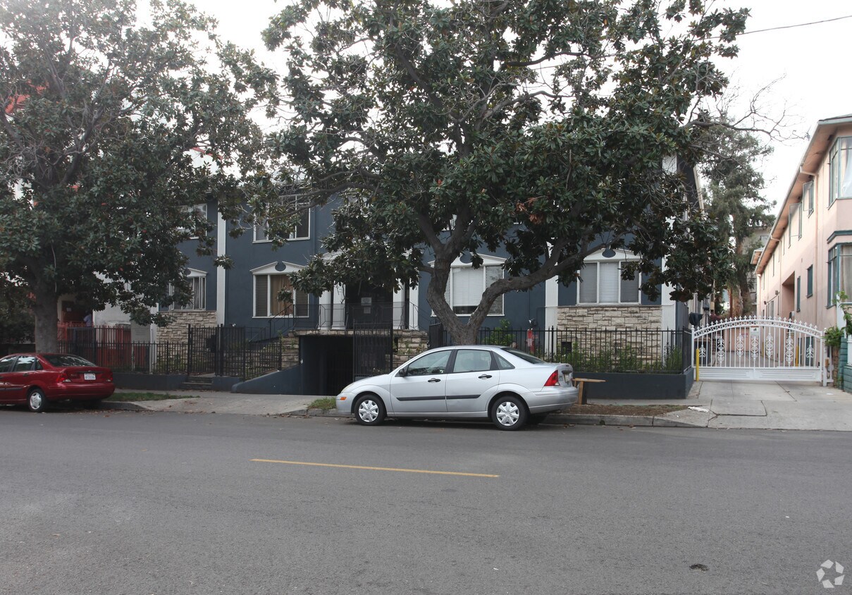 Building Photo - Hollywood Kingsley Apartments