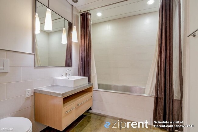 Building Photo - Studio, 1 bath Condo - 2 Mint Plaza, San F...