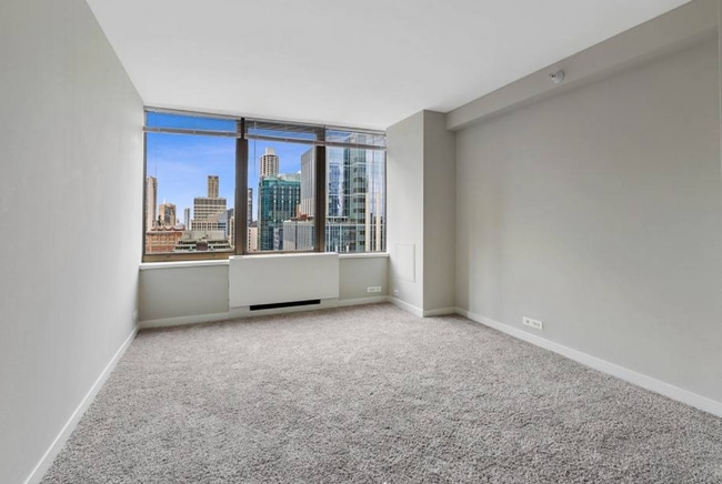 Building Photo - 360 E Ohio St