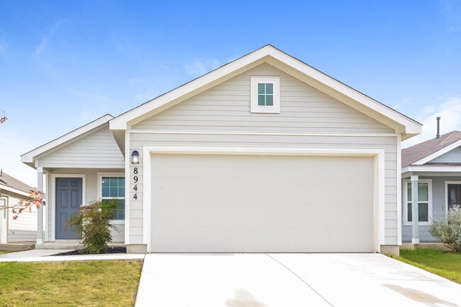 Building Photo - 8944 Yorkshire Way