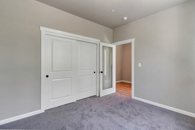 Dormitorio (planta principal) - 2057 Audubon Ave SE