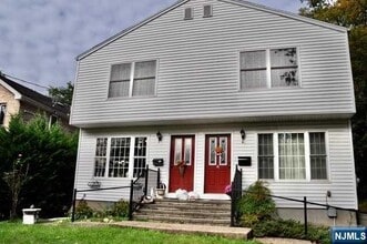 Building Photo - 64 Garfield Pl
