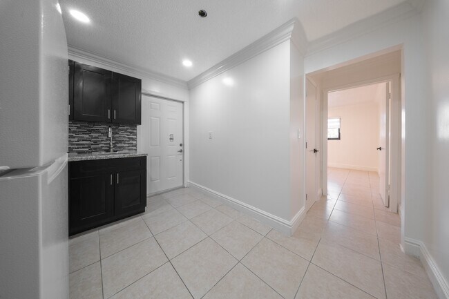 Building Photo - 3219 SW 141st Ave