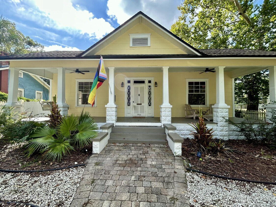 Foto principal - 2866 Sydney St