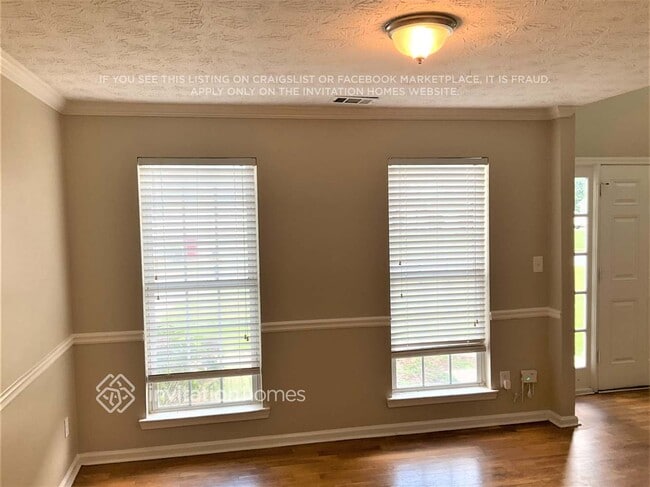 Building Photo - 1418 Fall River Dr